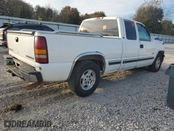✅ 2001 Chevrolet Silverado 1500 LS • VIN: 2GCEC19T611227652 • Лот: 92412245. Опубликован ранее на Copart с пробегом 262 663 миль. Бесплатный доступ к архиву аукционных продаж из США и подробный отчёт об истории автомобиля на DreamBid. Изображение 3.