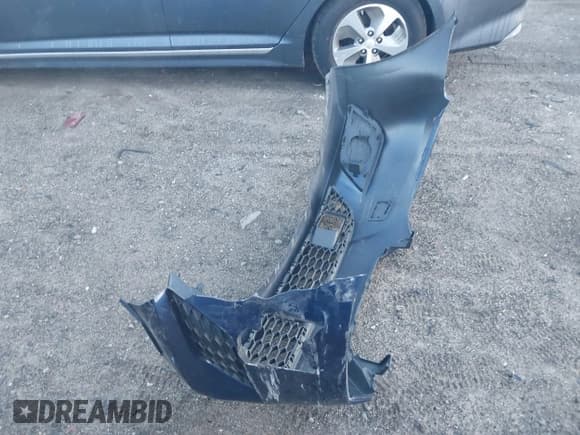 ✅ 2018 Nissan Sentra SV • VIN: 3N1AB7AP9JY328935 • Lot: 43407075. Listed on IAAI with 112,827 mi. Free auction sales archive from the USA and detailed vehicle history report at DreamBid. Image 12.