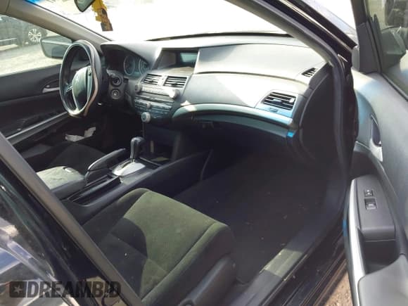 ✅ 2010 Honda Accord EX • VIN: 1HGCP2F70AA003387 • Lot: 43689641. Listed on IAAI with 164,457 mi. Free auction sales archive from the USA and detailed vehicle history report at DreamBid. Image 5.