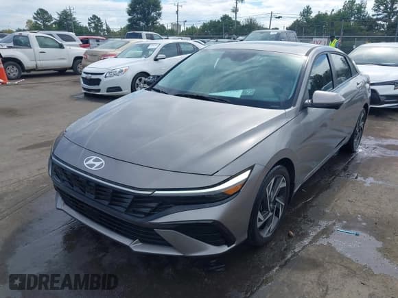 ✅ 2024 Hyundai Elantra Limited • VIN: KMHLP4DG4RU662057 • Lot: 43411119. Listed on IAAI with 25,102 mi. Free auction sales archive from the USA and detailed vehicle history report at DreamBid. Image 18.