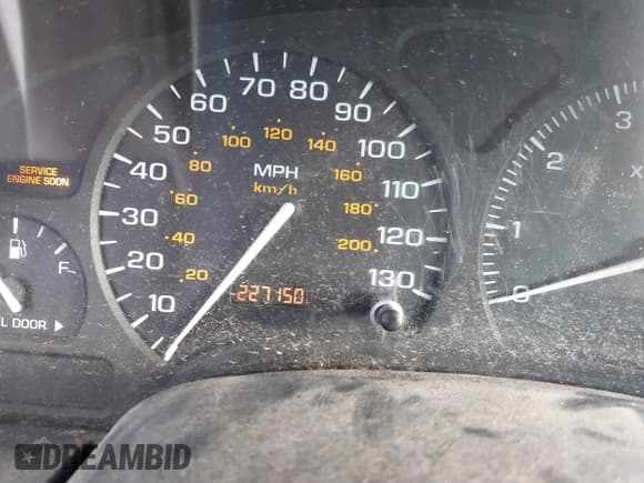 ✅ 2003 Saturn VUE • VIN: 5GZCZ53BX3S867376 • Lot: 41576174. Wystawiony na IAAI z przebiegiem 227 150 mil. Bezpłatny archiwum sprzedaży aukcyjnych z USA i szczegółowy raport historii pojazdu na DreamBid. Zdjęcie 7.