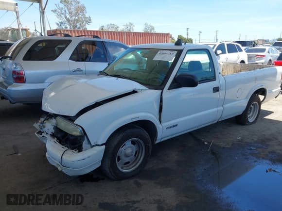 ✅ 2000 Chevrolet S-10 LS • VIN: 1GCCS14W5Y8198860 • Лот: 42696217. Опубликован ранее на IAAI с пробегом 150 213 миль. Бесплатный доступ к архиву аукционных продаж из США и подробный отчёт об истории автомобиля на DreamBid. Изображение 2.
