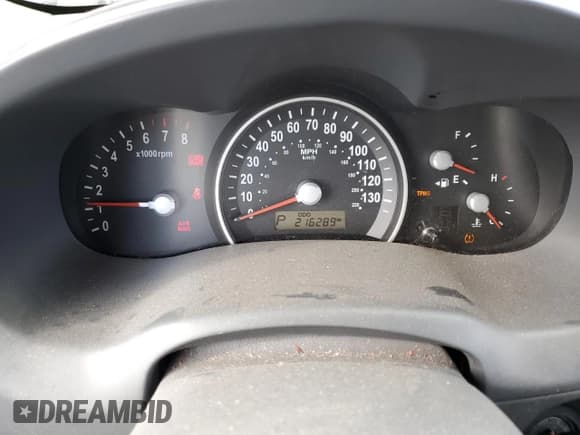 ✅ 2008 Kia Sedona LX • VIN: KNDMB233X86232028 • Лот: 83956885. Опубликован ранее на Copart с пробегом 216 289 миль. Бесплатный доступ к архиву аукционных продаж из США и подробный отчёт об истории автомобиля на DreamBid. Изображение 9.