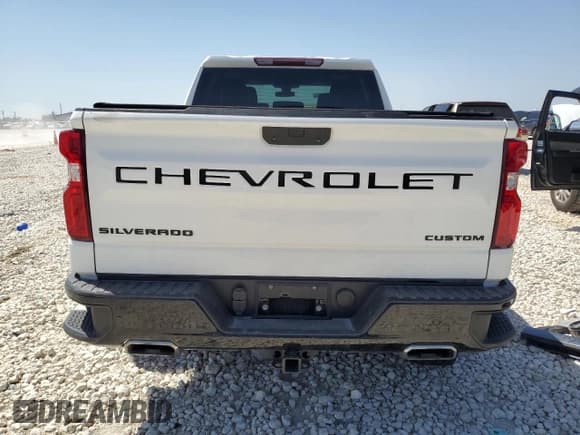 ✅ 2022 Chevrolet Silverado 1500 Custom Trail Boss • VIN: 3GCPYCEL8NG123561 • Lot: 49740345. Wystawiony na Copart z przebiegiem 34 837 mil. Bezpłatny archiwum sprzedaży aukcyjnych z USA i szczegółowy raport historii pojazdu na DreamBid. Zdjęcie 6.