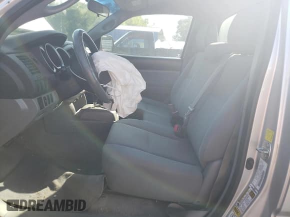 ✅ 2011 Toyota Tacoma • VIN: 5TFNX4CN8BX004677 • Лот: 69402695. Опубликован ранее на Copart с пробегом 64 597 миль. Бесплатный доступ к архиву аукционных продаж из США и подробный отчёт об истории автомобиля на DreamBid. Изображение 7.