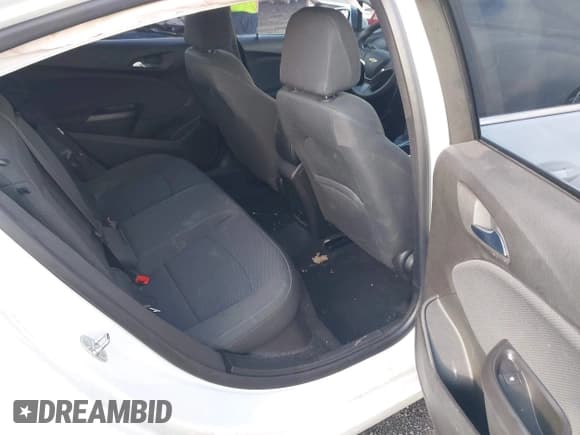 ✅ 2017 Chevrolet Cruze LT • VIN: 1G1BE5SM8H7281628 • Lot: 43505703. Listed on IAAI with 90,462 mi. Free auction sales archive from the USA and detailed vehicle history report at DreamBid. Image 8.