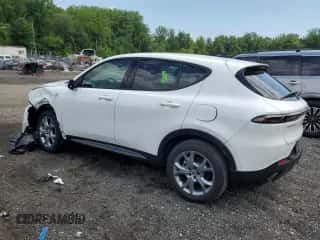 2024 Dodge Hornet R/T z VIN ZACPDFCW4R3A32891, wystawiony jako Copart lot #59114845 z przebiegiem 5 860 mil mil oraz Nie do naprawy • Non repairable. Historia ofert i sprzedaży dostępna na DreamBid. Obrazek 2.