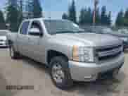 2007 Chevrolet Silverado 1500 1LT with VIN 3GCEK13M77G556977, listed as a IAAI auction lot 42522105 with 298,174 mi miles and . Bid and sale history available at DreamBid. Image 6.