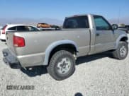 ✅ 1998 Chevrolet S-10 LS • VIN: 1GCCT14WXW8179490 • Лот: 75927634. Опубликован ранее на Copart с пробегом 215 954 миль. Бесплатный доступ к архиву аукционных продаж из США и подробный отчёт об истории автомобиля на DreamBid. Изображение 3.