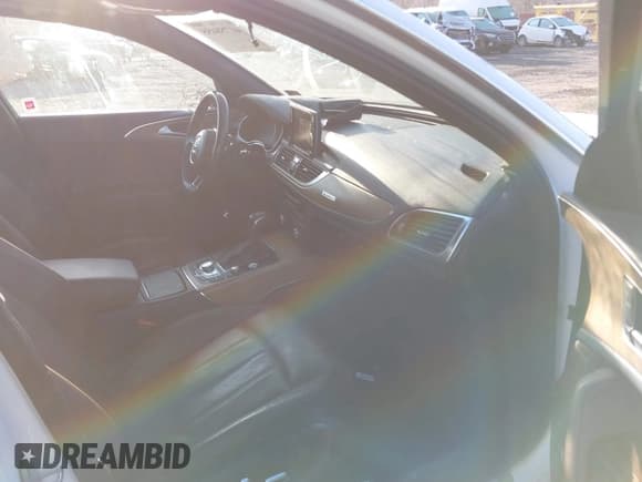 ✅ 2016 Audi A6 Prestige • VIN: WAUHGAFC2GN003319 • Lot: 41758455. Wystawiony na IAAI z przebiegiem 162 061 mil. Bezpłatny archiwum sprzedaży aukcyjnych z USA i szczegółowy raport historii pojazdu na DreamBid. Zdjęcie 5.