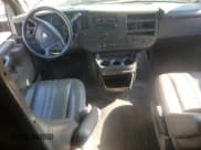 ✅ 2019 Chevrolet Express Cargo • VIN: 1GCWGAFP0K1336907 • Lot: 65523065. Wystawiony na Copart z przebiegiem 188 900 mil. Bezpłatny archiwum sprzedaży aukcyjnych z USA i szczegółowy raport historii pojazdu na DreamBid. Zdjęcie 8.