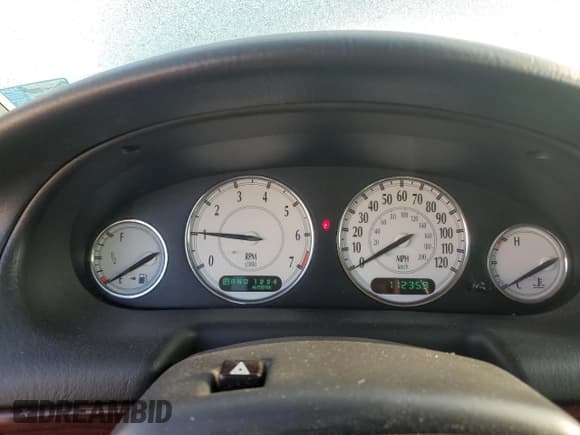 ✅ 1999 Chrysler 300M M • VIN: 2C3HE66G2XH511490 • Lot: 58863075. Wystawiony na Copart z przebiegiem 112 359 mil. Bezpłatny archiwum sprzedaży aukcyjnych z USA i szczegółowy raport historii pojazdu na DreamBid. Zdjęcie 9.