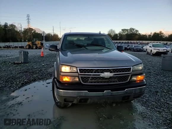 ✅ 2006 Chevrolet Silverado 1500 LT1 • VIN: 2GCEK13T061216701 • Лот: 90572725. Опубликован ранее на Copart с пробегом 247 359 миль. Бесплатный доступ к архиву аукционных продаж из США и подробный отчёт об истории автомобиля на DreamBid. Изображение 13.