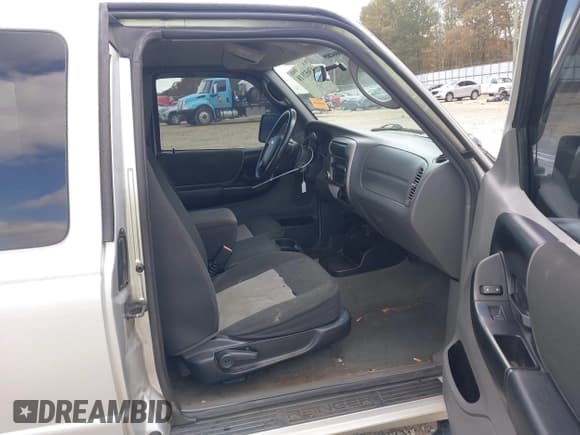 ✅ 2011 Ford Ranger XLT • VIN: 1FTKR4EE0BPA49980 • Lot: 43653810. Listed on IAAI with 144,125 mi. Free auction sales archive from the USA and detailed vehicle history report at DreamBid. Image 5.