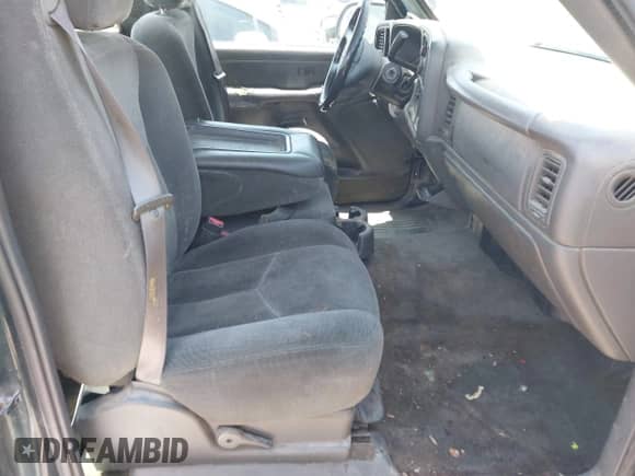 2004 Chevrolet Silverado 1500 z VIN 1GCEC14T34Z152427, wystawiony jako IAAI lot #42623777 z przebiegiem 109 982 mil mil oraz . Historia ofert i sprzedaży dostępna na DreamBid. Obrazek 5.