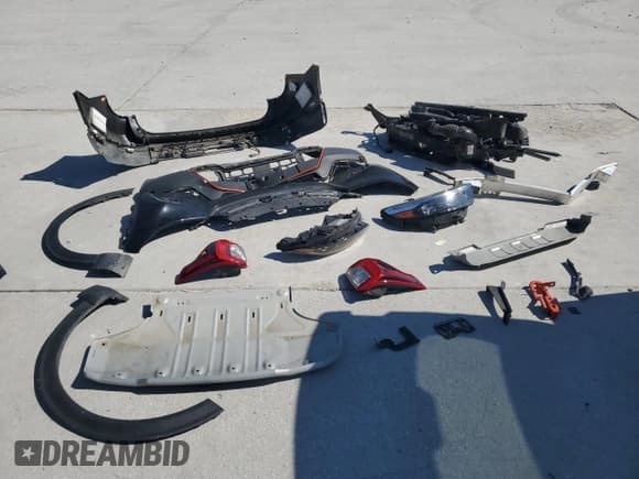 ✅ 2023 Ford Explorer Timberline • VIN: 1FMSK8JH9PGB61594 • Lot: 86693225. Wystawiony na Copart z przebiegiem 49 234 mil. Bezpłatny archiwum sprzedaży aukcyjnych z USA i szczegółowy raport historii pojazdu na DreamBid. Zdjęcie 13.