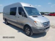 ✅ 2013 Mercedes-Benz Sprinter • VIN: WD4PE8CC7D5789055 • Лот: 42895012. Опубликован ранее на IAAI с пробегом Не указан. Бесплатный доступ к архиву аукционных продаж из США и подробный отчёт об истории автомобиля на DreamBid. Изображение 1.