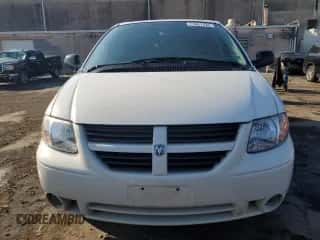 2005 Dodge Caravan SXT с VIN 2D4GP44L95R534300, выставлен на аукционе Copart как лот 77801534 с пробегом 155 299 миль миль и Списание • Salvage title. История ставок и продаж доступна на DreamBid. Изображение 5.