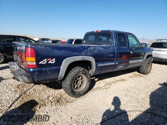 ✅ 2000 GMC Sierra 2500 SLE • VIN: 1GTGK29UXYE143062 • Лот: 85595955. Опубликован ранее на Copart с пробегом 309 556 миль. Бесплатный доступ к архиву аукционных продаж из США и подробный отчёт об истории автомобиля на DreamBid. Изображение 3.