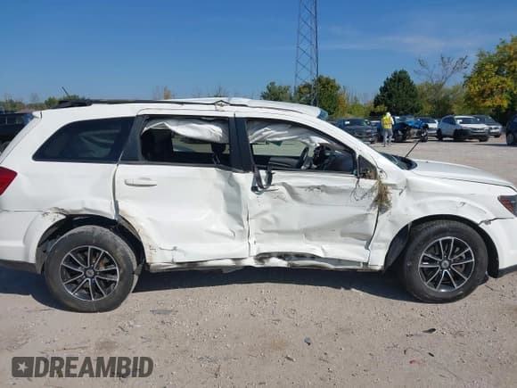 ✅ 2019 Dodge Journey SE • VIN: 3C4PDCBB8KT758578 • Lot: 43363237. Wystawiony na IAAI z przebiegiem 78 746 mil. Bezpłatny archiwum sprzedaży aukcyjnych z USA i szczegółowy raport historii pojazdu na DreamBid. Zdjęcie 6.