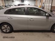 ✅ 2020 Hyundai Ioniq Blue • VIN: KMHC65LC4LU213542 • Lot: 41361881. Wystawiony na IAAI z przebiegiem 120 250 mil. Bezpłatny archiwum sprzedaży aukcyjnych z USA i szczegółowy raport historii pojazdu na DreamBid. Zdjęcie 13.