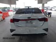 ✅ 2021 Kia Forte LXS • VIN: 3KPF24AD9ME358398 • Lot: 43630901. Wystawiony na IAAI z przebiegiem 95 512 mil. Bezpłatny archiwum sprzedaży aukcyjnych z USA i szczegółowy raport historii pojazdu na DreamBid. Zdjęcie 16.