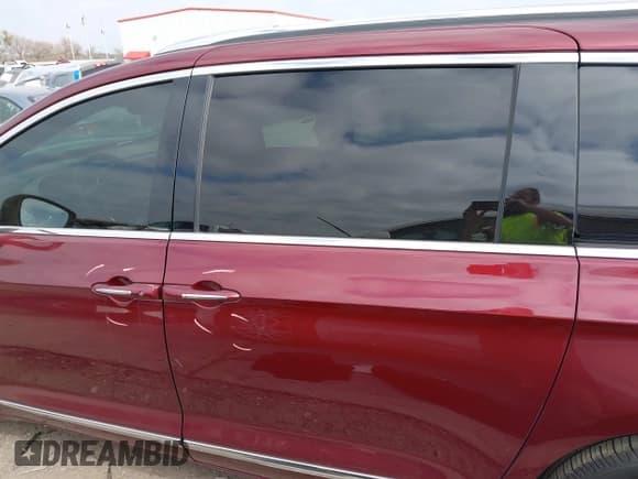 ✅ 2020 Chrysler Pacifica Hybrid Limited • VIN: 2C4RC1N71LR183414 • Лот: 41504790. Опубликован ранее на IAAI с пробегом 71 676 миль. Бесплатный доступ к архиву аукционных продаж из США и подробный отчёт об истории автомобиля на DreamBid. Изображение 15.