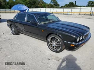 ✅ 1997 Jaguar XJ • VIN: SAJHX6246VC797945 • Lot: 72224934. Wystawiony na Copart z przebiegiem 196 299 mil. Bezpłatny archiwum sprzedaży aukcyjnych z USA i szczegółowy raport historii pojazdu na DreamBid. Zdjęcie 4.