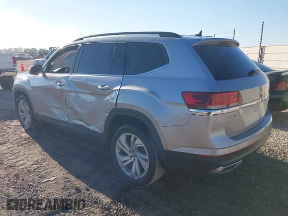 ✅ 2021 Volkswagen Atlas SE • VIN: 1V2HR2CA7MC574610 • Лот: 43615732. Опубликован ранее на IAAI с пробегом 124 552 миль. Бесплатный доступ к архиву аукционных продаж из США и подробный отчёт об истории автомобиля на DreamBid. Изображение 3.