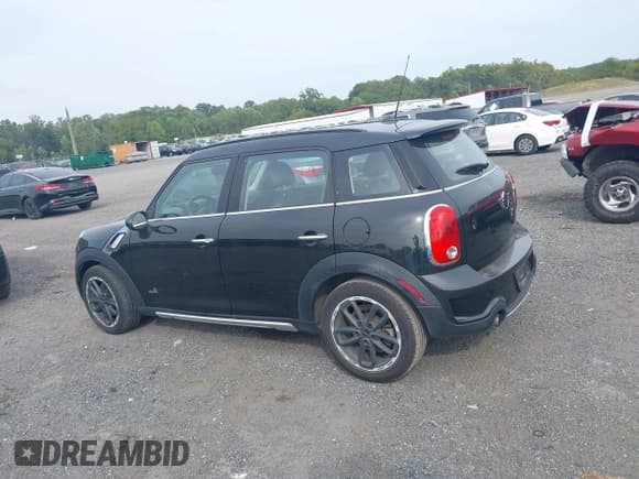 ✅ 2016 MINI Countryman S • VIN: WMWZC5C51GWU00947 • Lot: 43260196. Listed on IAAI with 163,879 mi. Free auction sales archive from the USA and detailed vehicle history report at DreamBid. Image 14.
