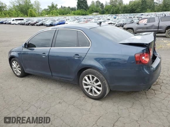 ✅ 2010 Volkswagen Jetta SE • VIN: 3VWRZ7AJ1AM044260 • Lot: 59328095. Wystawiony na Copart z przebiegiem 193 213 mil. Bezpłatny archiwum sprzedaży aukcyjnych z USA i szczegółowy raport historii pojazdu na DreamBid. Zdjęcie 2.