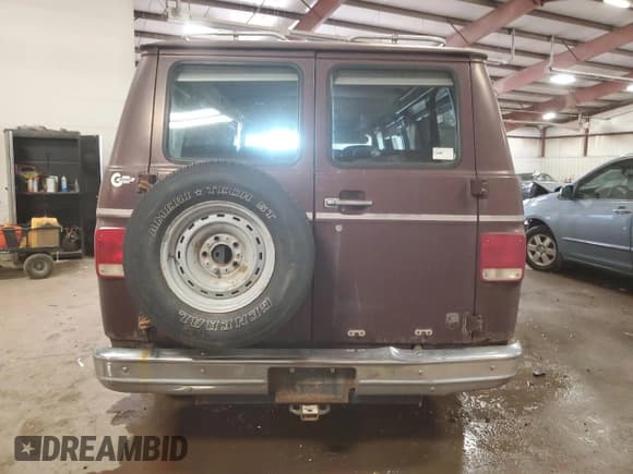 ✅ 1992 Chevrolet Chevy Van • VIN: 2GBEG25K3N4150299 • Лот: 74099444. Опубликован ранее на Copart с пробегом 156 341 миль. Бесплатный доступ к архиву аукционных продаж из США и подробный отчёт об истории автомобиля на DreamBid. Изображение 6.