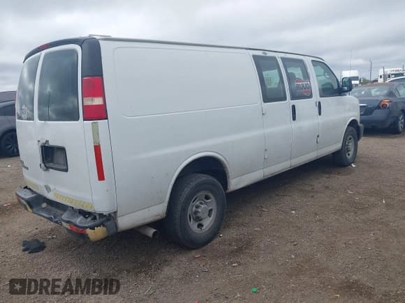 ✅ 2008 Chevrolet Express Cargo • VIN: 1GCGG29CX81196666 • Lot: 41458923. Listed on IAAI with 113,647 mi. Free auction sales archive from the USA and detailed vehicle history report at DreamBid. Image 4.