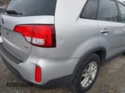 ✅ 2014 Kia Sorento LX • VIN: 5XYKTCA68EG538077 • Lot: 43697961. Wystawiony na IAAI z przebiegiem 144 776 mil. Bezpłatny archiwum sprzedaży aukcyjnych z USA i szczegółowy raport historii pojazdu na DreamBid. Zdjęcie 16.