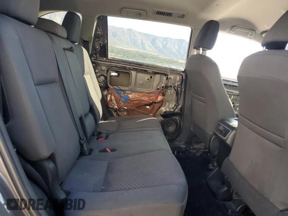 ✅ 2018 Toyota Highlander LE • VIN: 5TDBZRFH6JS874514 • Lot: 81265585. Wystawiony na Copart z przebiegiem 127 119 mil. Bezpłatny archiwum sprzedaży aukcyjnych z USA i szczegółowy raport historii pojazdu na DreamBid. Zdjęcie 11.