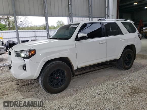 ✅ 2023 Toyota 4Runner SR5 Premium • VIN: JTENU5JR5P6156784 • Лот: 52301595. Опубликован ранее на Copart с пробегом 25 365 миль. Бесплатный доступ к архиву аукционных продаж из США и подробный отчёт об истории автомобиля на DreamBid. Изображение 1.