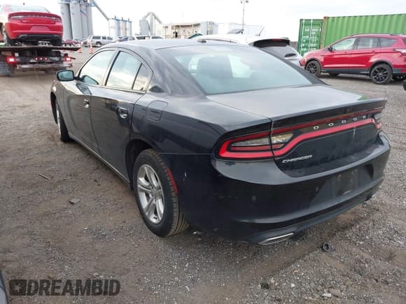✅ 2020 Dodge Charger SXT • VIN: 2C3CDXBGXLH207388 • Lot: 43625842. Wystawiony na IAAI z przebiegiem 68 927 mil. Bezpłatny archiwum sprzedaży aukcyjnych z USA i szczegółowy raport historii pojazdu na DreamBid. Zdjęcie 3.