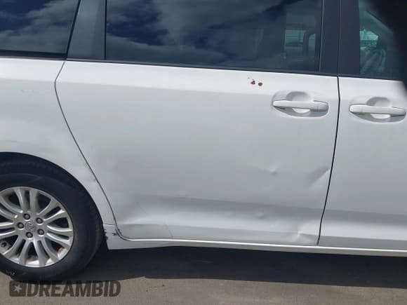 ✅ 2012 Toyota Sienna XLE AAS • VIN: 5TDYK3DC1CS216301 • Lot: 43403941. Listed on IAAI with 167,027 mi. Free auction sales archive from the USA and detailed vehicle history report at DreamBid. Image 6.