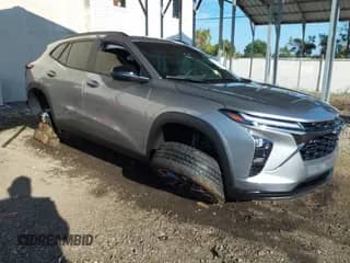 2025 Chevrolet Trax 2RS with VIN KL77LJEP5SC137838, listed as a IAAI auction lot 43255035 with Not provided miles and . Bid and sale history available at DreamBid. Image 1.