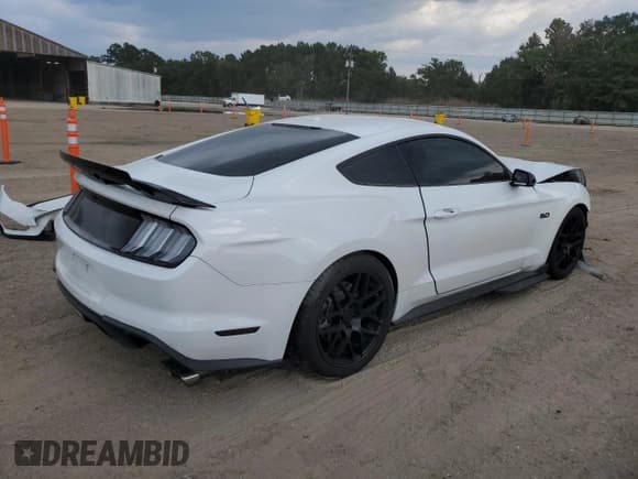 ✅ 2020 Ford Mustang GT • VIN: 1FA6P8CF2L5131111 • Lot: 80677175. Listed on Copart with 62,454 mi. Free auction sales archive from the USA and detailed vehicle history report at DreamBid. Image 3.