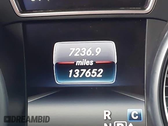 ✅ 2017 Mercedes-Benz GLA 250 • VIN: WDCTG4EBXHJ324468 • Lot: 42160243. Wystawiony na IAAI z przebiegiem 137 652 mil. Bezpłatny archiwum sprzedaży aukcyjnych z USA i szczegółowy raport historii pojazdu na DreamBid. Zdjęcie 16.