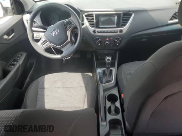 2019 Hyundai Accent SE z VIN 3KPC24A36KE076310, wystawiony jako Copart lot #54749974 z przebiegiem 56 416 mil mil oraz . Historia ofert i sprzedaży dostępna na DreamBid. Obrazek 8.