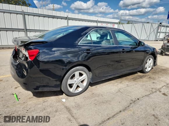 ✅ 2014 Toyota Camry SE • VIN: 4T1BF1FK1EU741355 • Лот: 71713955. Опубликован ранее на Copart с пробегом 151 547 миль. Бесплатный доступ к архиву аукционных продаж из США и подробный отчёт об истории автомобиля на DreamBid. Изображение 3.