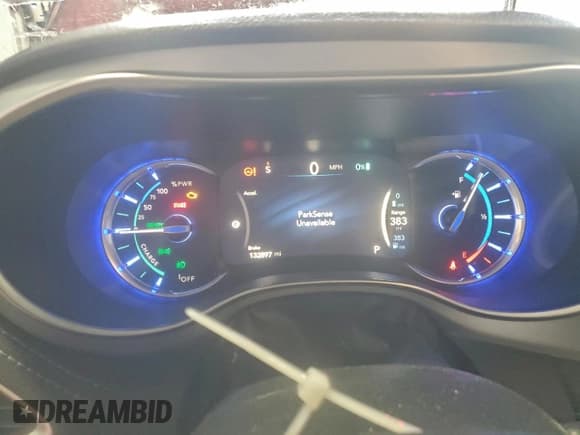 ✅ 2018 Chrysler Pacifica Hybrid Limited • VIN: 2C4RC1N71JR144884 • Lot: 95521335. Wystawiony na Copart z przebiegiem 132 897 mil. Bezpłatny archiwum sprzedaży aukcyjnych z USA i szczegółowy raport historii pojazdu na DreamBid. Zdjęcie 9.