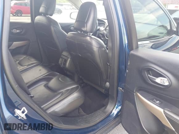 ✅ 2018 Jeep Cherokee Limited • VIN: 1C4PJMDB2JD617487 • Lot: 42301569. Listed on IAAI with 133,577 mi. Free auction sales archive from the USA and detailed vehicle history report at DreamBid. Image 8.