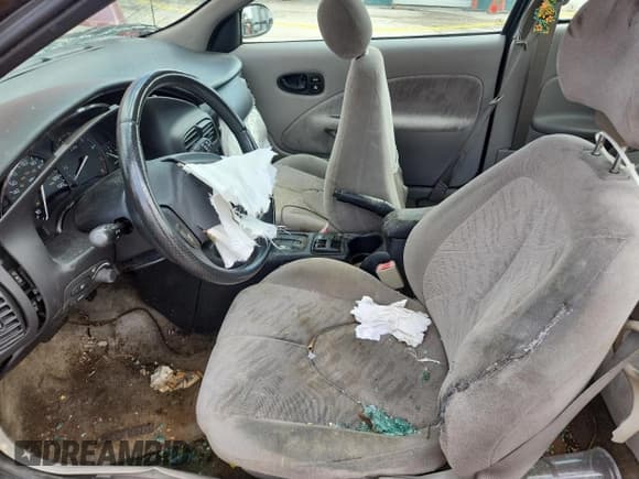 ✅ 2001 Saturn SC • VIN: 1G8ZY12771Z327700 • Лот: 69036975. Опубликован ранее на Copart с пробегом Не указан. Бесплатный доступ к архиву аукционных продаж из США и подробный отчёт об истории автомобиля на DreamBid. Изображение 7.