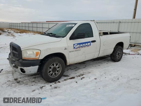 ✅ 2006 Dodge 2500 ST • VIN: 3D7KR26C06G221376 • Лот: 88317065. Опубликован ранее на Copart с пробегом Не указан. Бесплатный доступ к архиву аукционных продаж из США и подробный отчёт об истории автомобиля на DreamBid. Изображение 1.