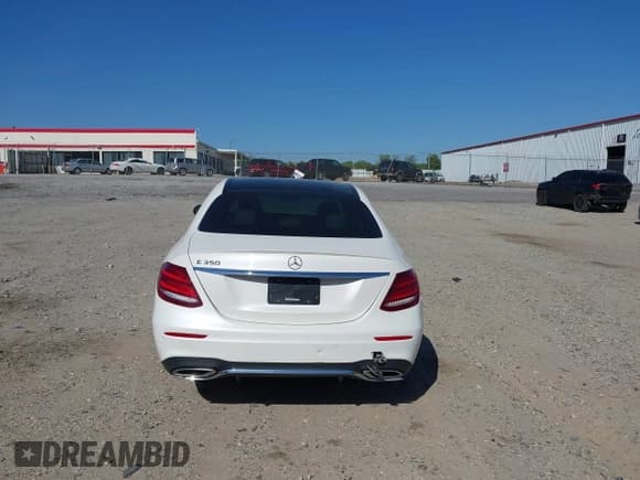 ✅ 2020 Mercedes-Benz E 350 • VIN: W1KZF8DB8LA829032 • Лот: 42022551. Опубликован ранее на IAAI с пробегом 48 543 миль. Бесплатный доступ к архиву аукционных продаж из США и подробный отчёт об истории автомобиля на DreamBid. Изображение 17.