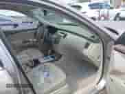 2006 Hyundai Azera SE с VIN KMHFC46FX6A125848, выставлен на аукционе IAAI как лот 42195041 с пробегом 147 596 миль миль и . История ставок и продаж доступна на DreamBid. Изображение 5.