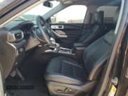 ✅ 2024 Ford Explorer Limited • VIN: 1FMSK8FH7RGA01161 • Lot: 55423325. Wystawiony na Copart z przebiegiem 21 587 mil. Bezpłatny archiwum sprzedaży aukcyjnych z USA i szczegółowy raport historii pojazdu na DreamBid. Zdjęcie 7.